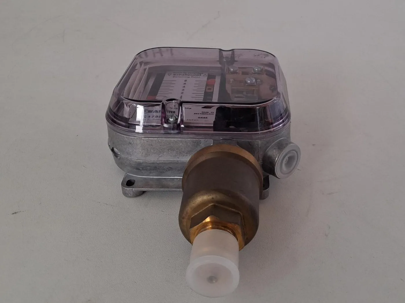 Sauter DFC17B58 F001 Druckschalter - 1
