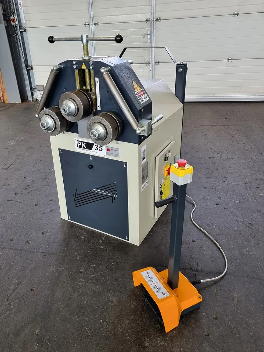 Profilbiegemaschine mit manueller Walzenzustellung PK 35