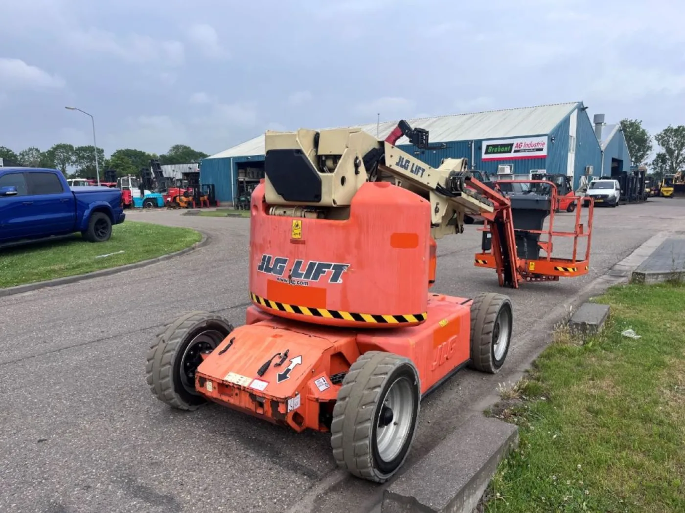 JLG E450AJ - 6