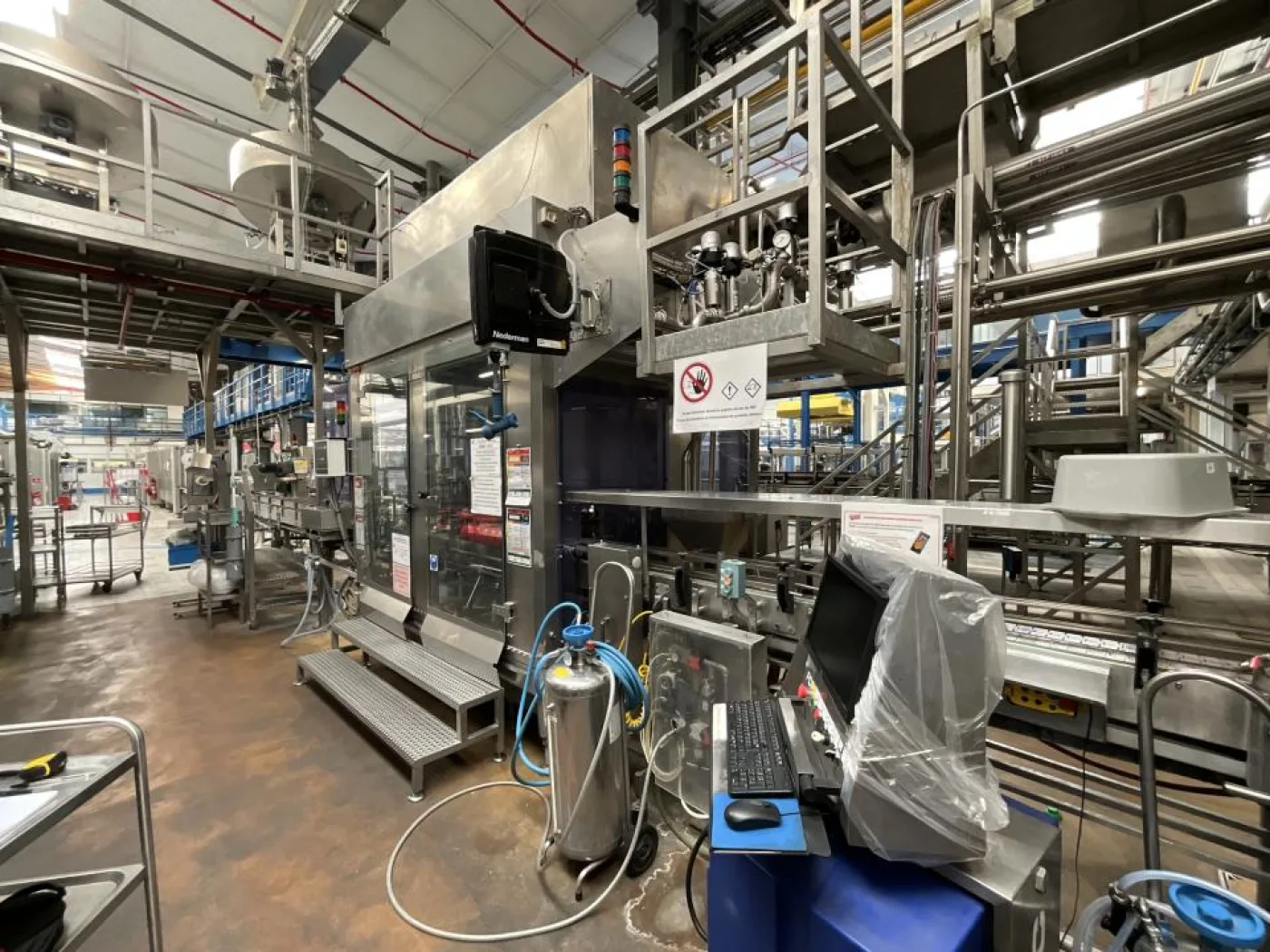 1987 Serac Serac AN3R30 Rotary Syrup Bouteille Fill Rotary Syrup Bouteille Remplissage and Capping Machine - Line 3 - 3
