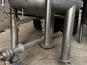 USED STAINLESS STEEL TANK 1350 LITERS