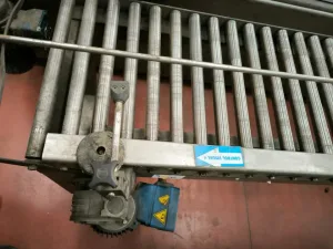 ROLLER CONVEYOR BELT