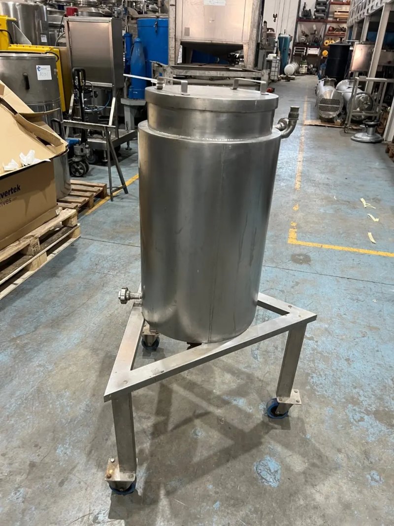 USED STAINLESS STEEL TANK 316 100 LITERS WITH SHIRT