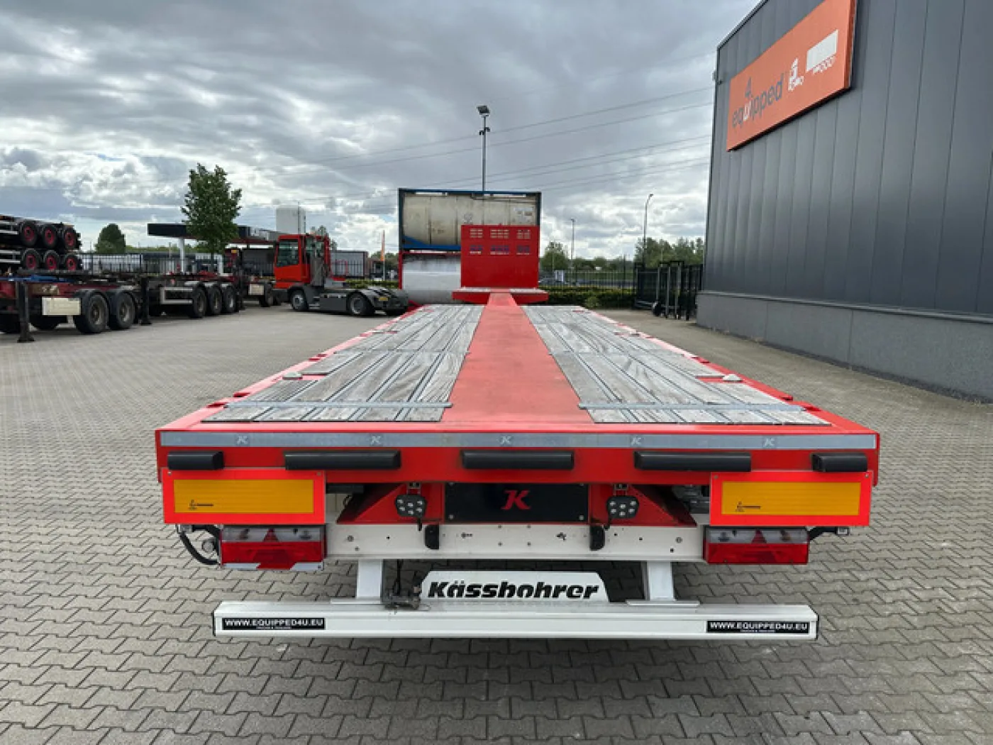 new and unused Heavy-Duty flatbed / 690cm extendable / steering axle / lift axle / twistlocks / timberstakes / NL-trailer / APK: 04-2027 - 7