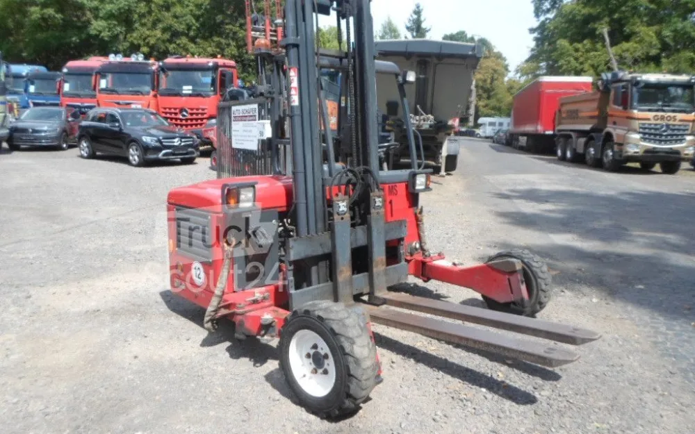 MOFFETT M 4 25.3/ 880 Std. ALLRAD !!