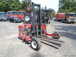 MOFFETT M 4 25.3/ 880 Std. ALLRAD !!