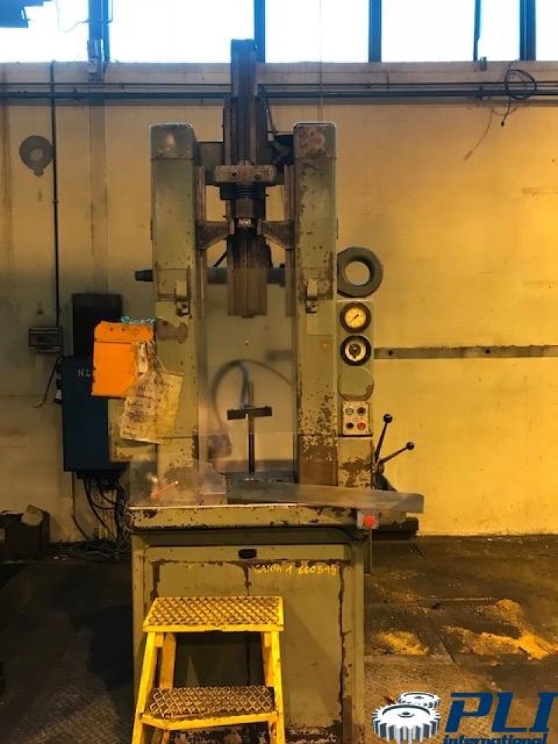 Vertical Broaching Machine – KARL KLINK RSI16D