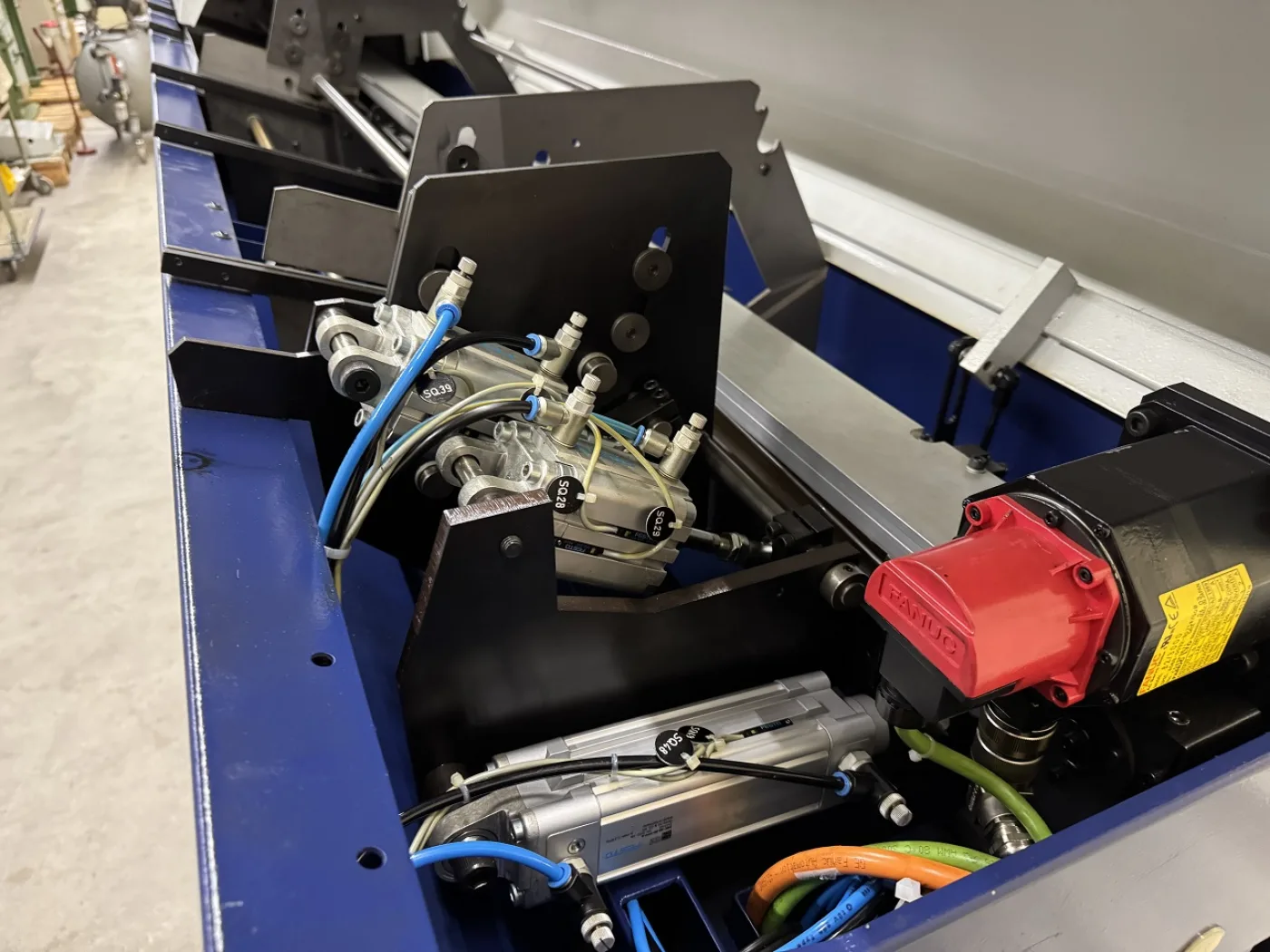 RAVITAILLEUR TORNOS TYPE ROBOBAR SBF-216 - 5