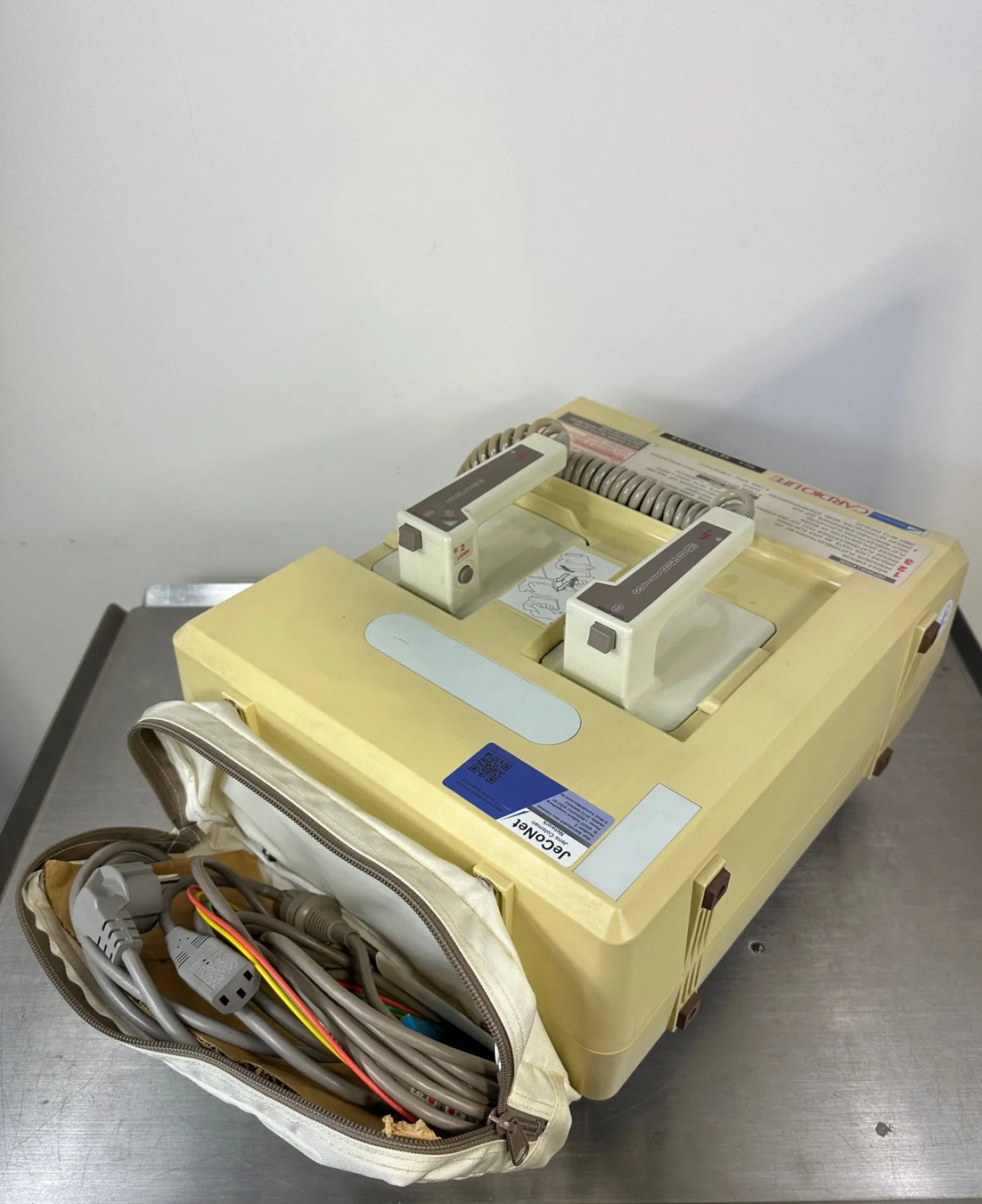 Nihon Khoden Cardiolife Tec-7100G Defibrillator - 3