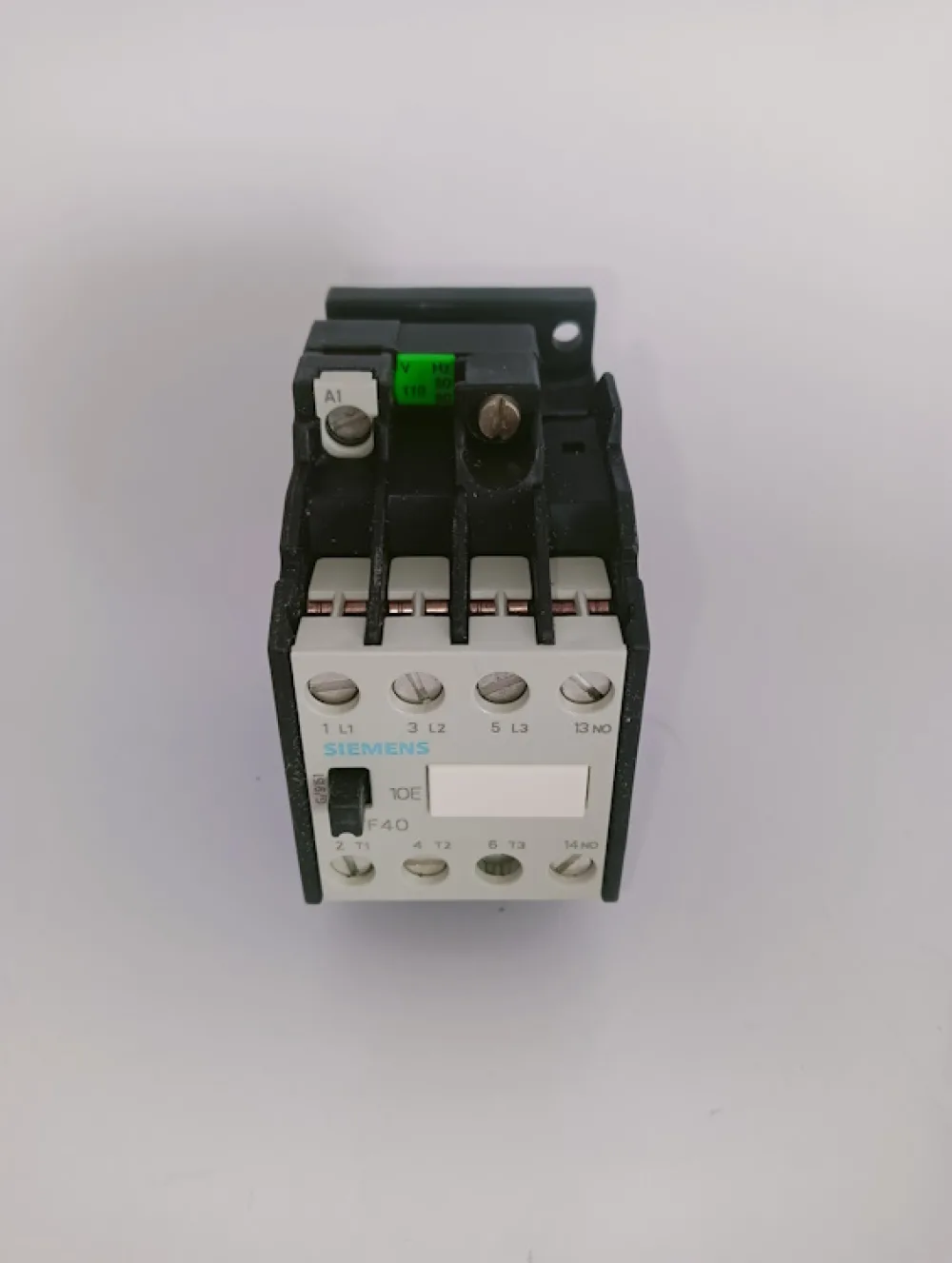 Siemens Schütz Nr. 3TF40 10-0AG2