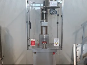 SEMIAUTOMATIC CORKING MACHINE ENOLMECCANICA FOR NATURAL CORK, SECOND-HAND MACHINE