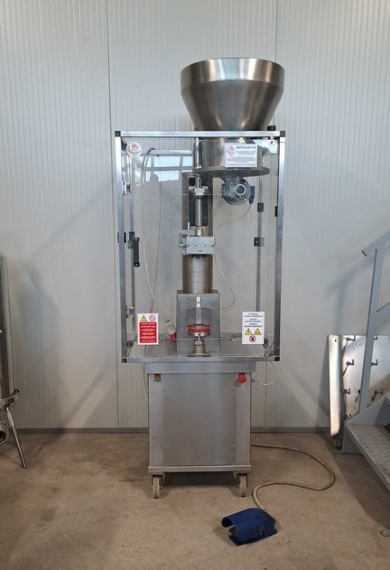SEMIAUTOMATIC CORKING MACHINE ENOLMECCANICA FOR NATURAL CORK, SECOND-HAND MACHINE