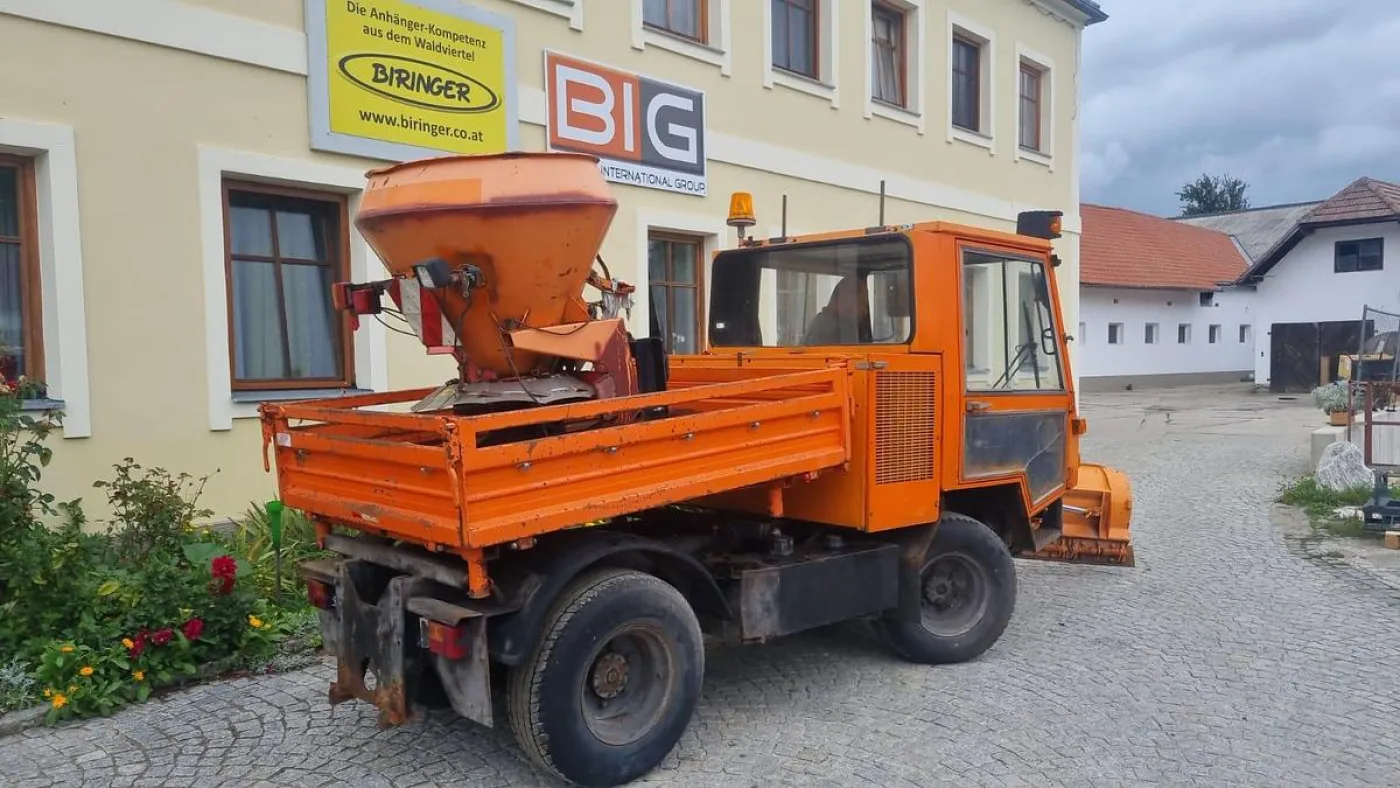 1994 Boki HY1350 Kommunalfahrzeug mit Schneepflug und Sand / Salzstreuer - 7