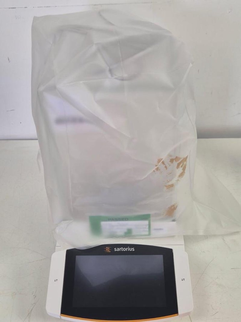 Sartorius Cubis II Semi-Micro Balance, Model MCA225P-2S00-A