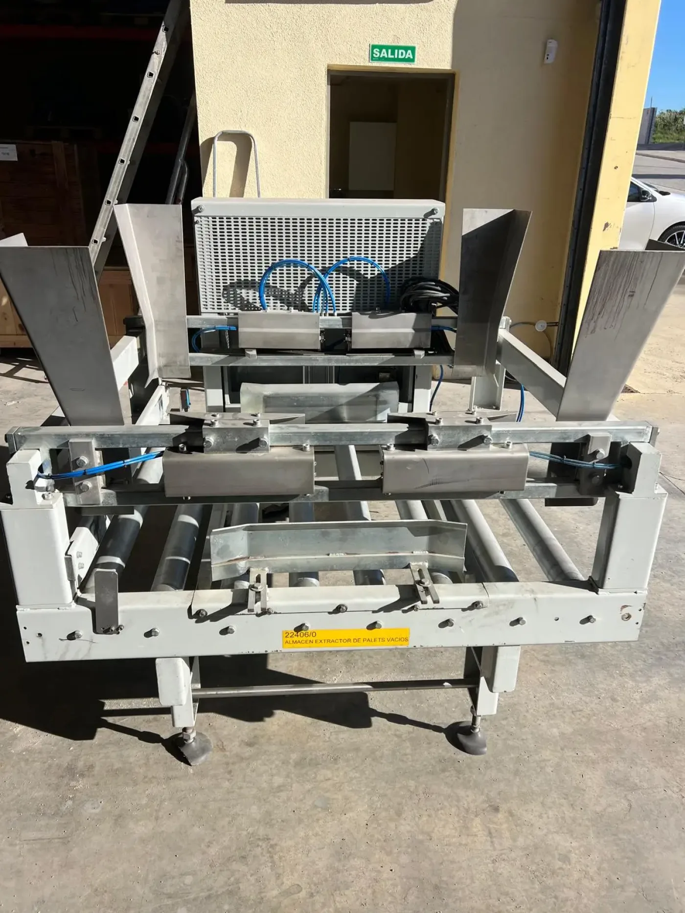 PALLET DISPENSER - 5