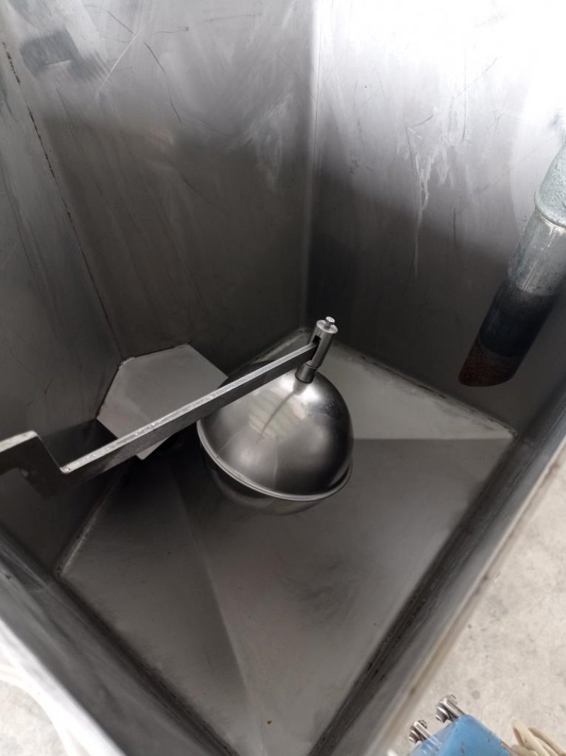 RIEMPITRICE E TAPPATRICE SEMIAUTOMATICA PER FLACONI – STEROMECCANICA