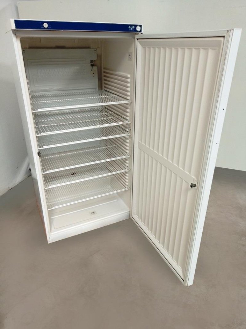 ARMADIO TERMOSTATICO – LIEBHERR – MOD. AQUA LYTIC