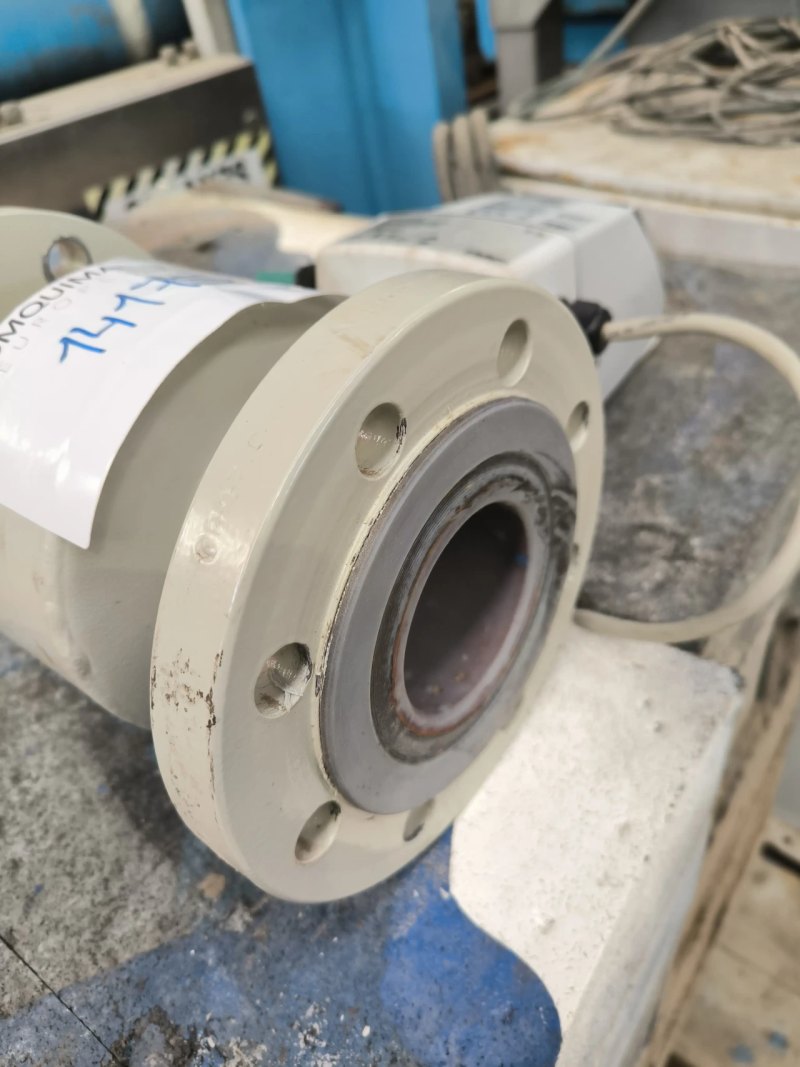 FLOW METER SIEMENS SITRANS FM MAG 3100 WITH TRANSMITTER SITRANS FM MAG 5000
