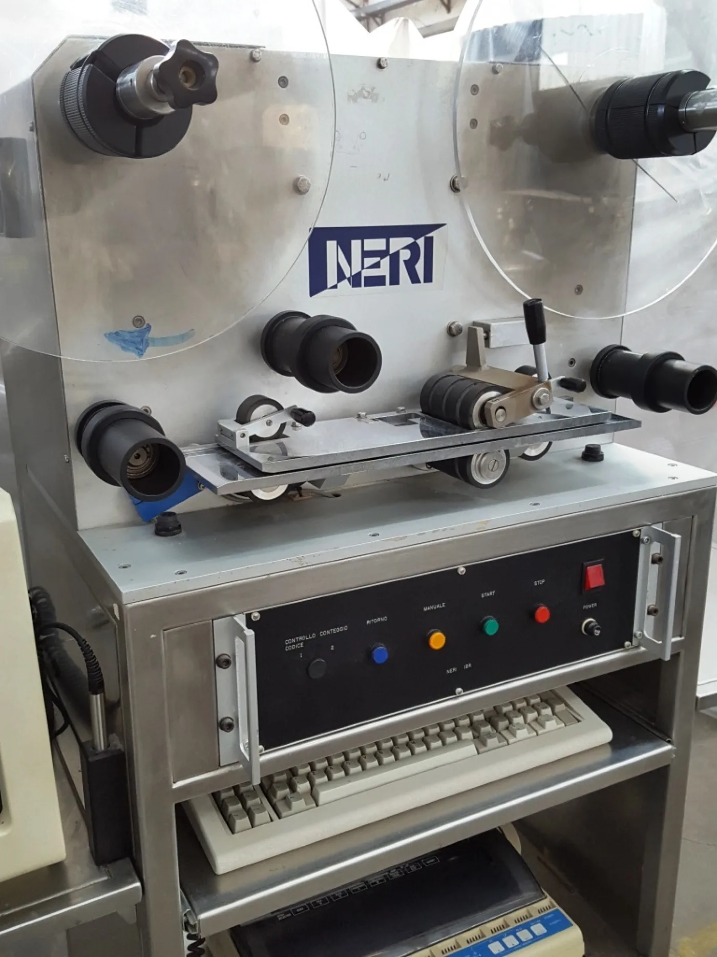 MACCHINA CONTROLLO ETICHETTE – NERI – MOD. CLC - 4