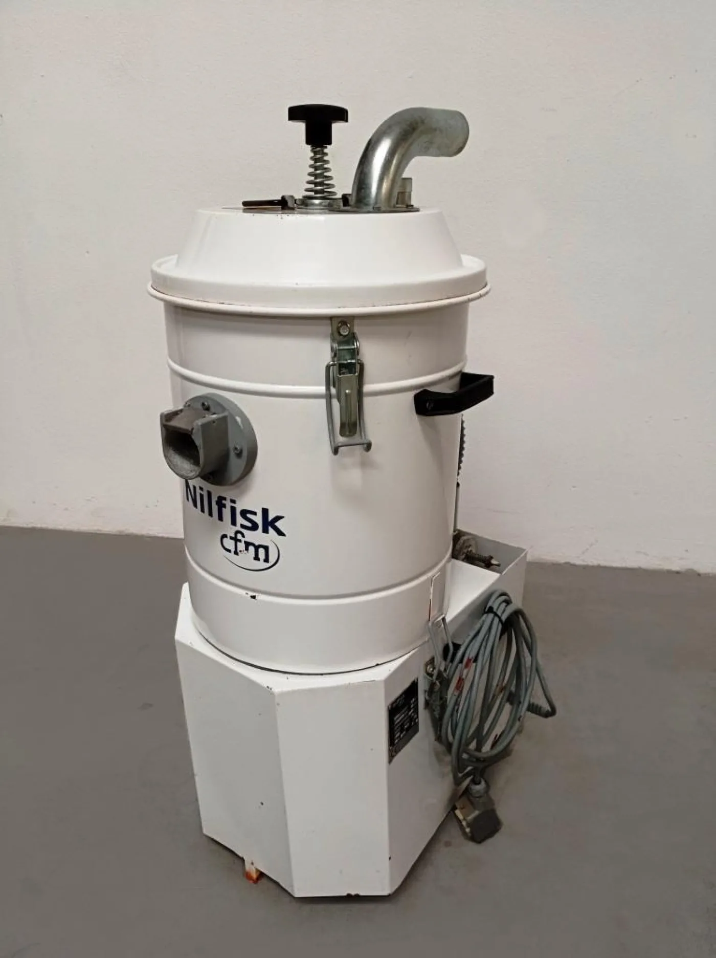 ASPIRATORE INDUSTRIALE PER POLVERI – NILFISK CFM – MOD. 3151 - 2