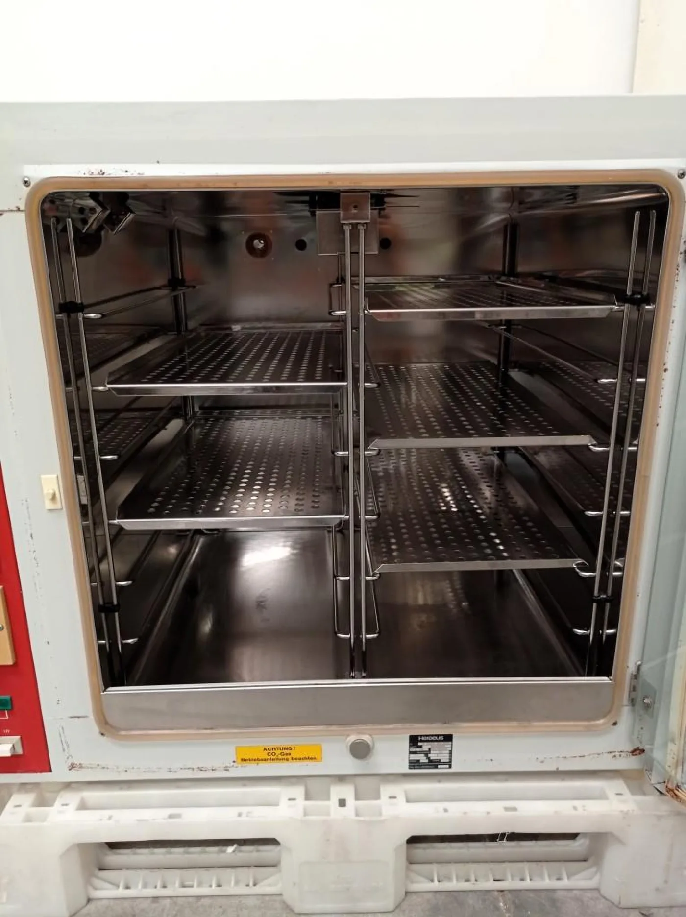 INCUBATRICE DA LABORATORIO – HERAEUS – MOD. B 5060 - 2
