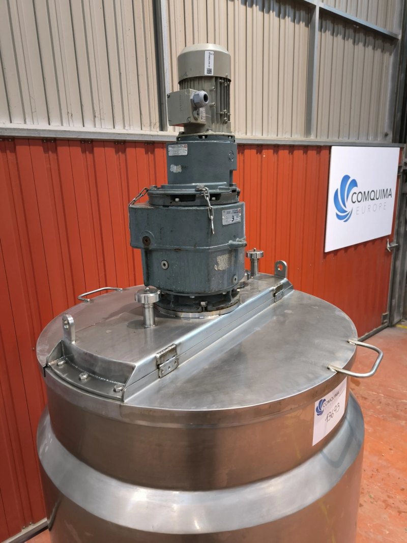 VERTICAL STAINLESS STEEL TANK 460 LITRES HEAT-INSULATED