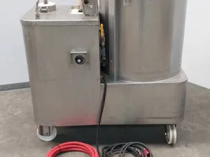 Blood collecting and mixing tank