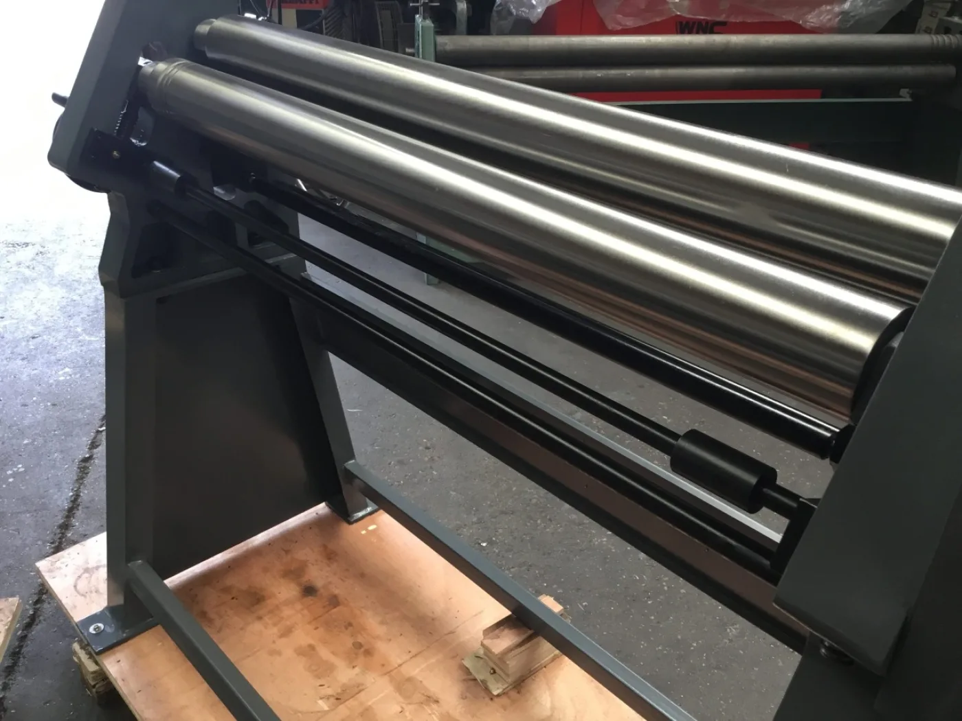 WNS Hand Bending Rolls 1050mm x 90mm x 2.5mm Capacity - WNS - W. Neal Services Ltd - 3