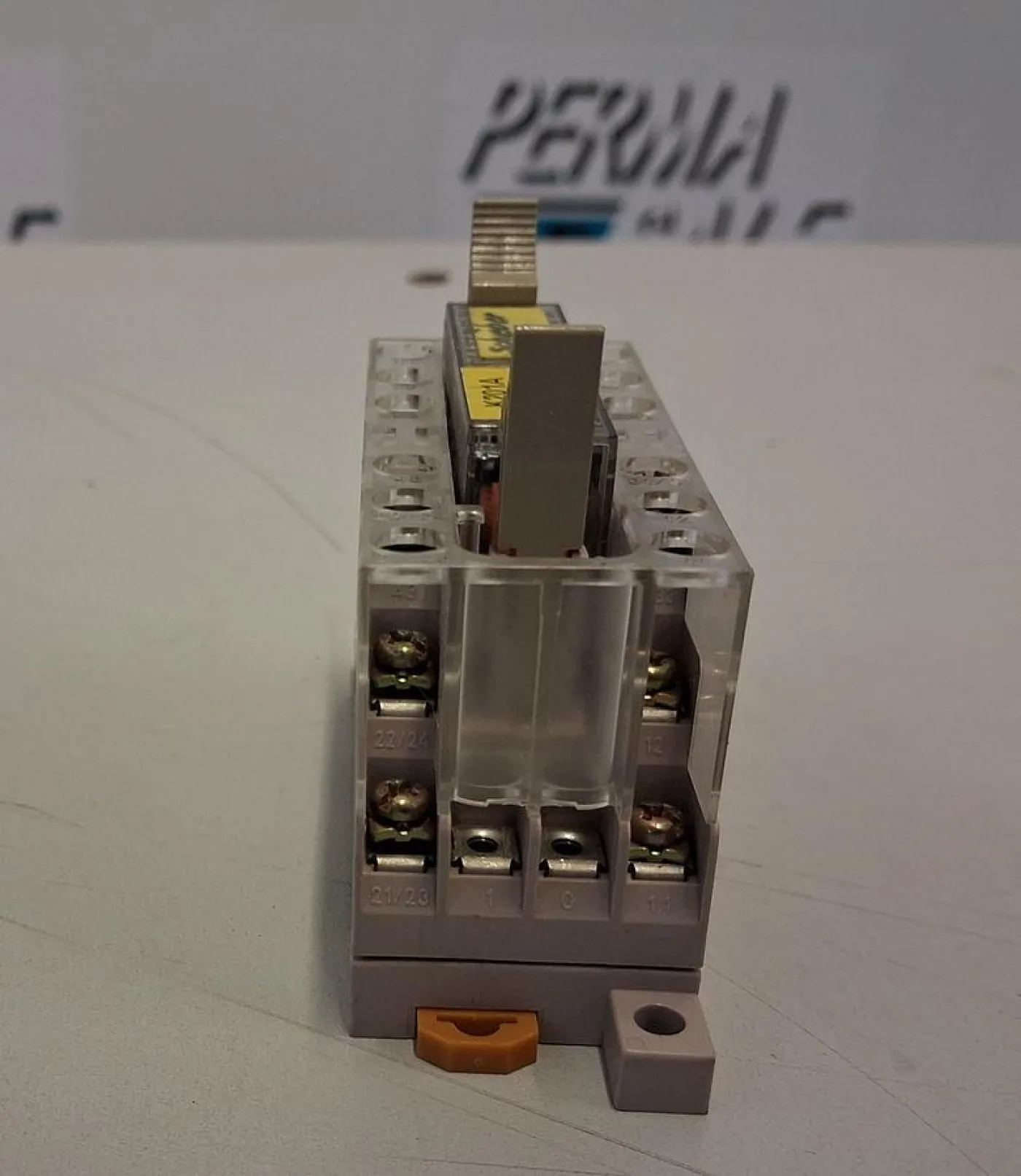 Omron P7SA-14F-ND 14-poliges Sicherheitsrelais-Base-Modul mit Spule 24V DC - 5