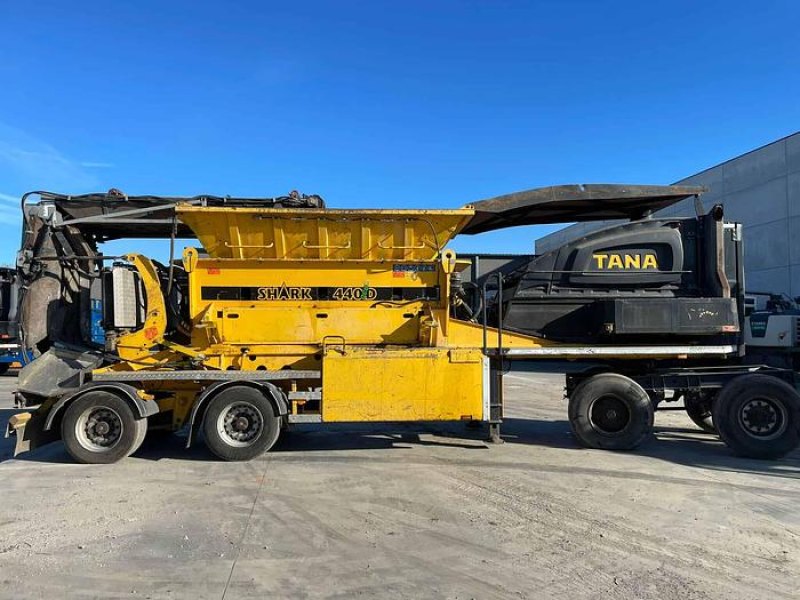 2017 TANA Shark 440DT Eco Slow Speed Shredder