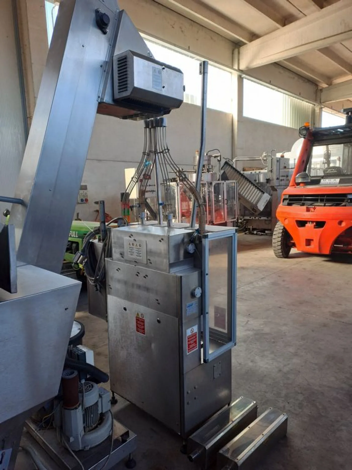 MBF 12-HEAD CORKING MACHINE FOR MUSHROOM AND NATURAL CORKS, MODEL CORKMATIC R/S, WITH NERI CAP FEEDER, USED MACHINE - 6