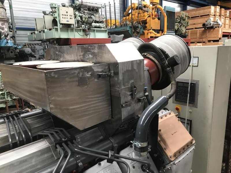 2001 DEUTZ TBD 620-V16