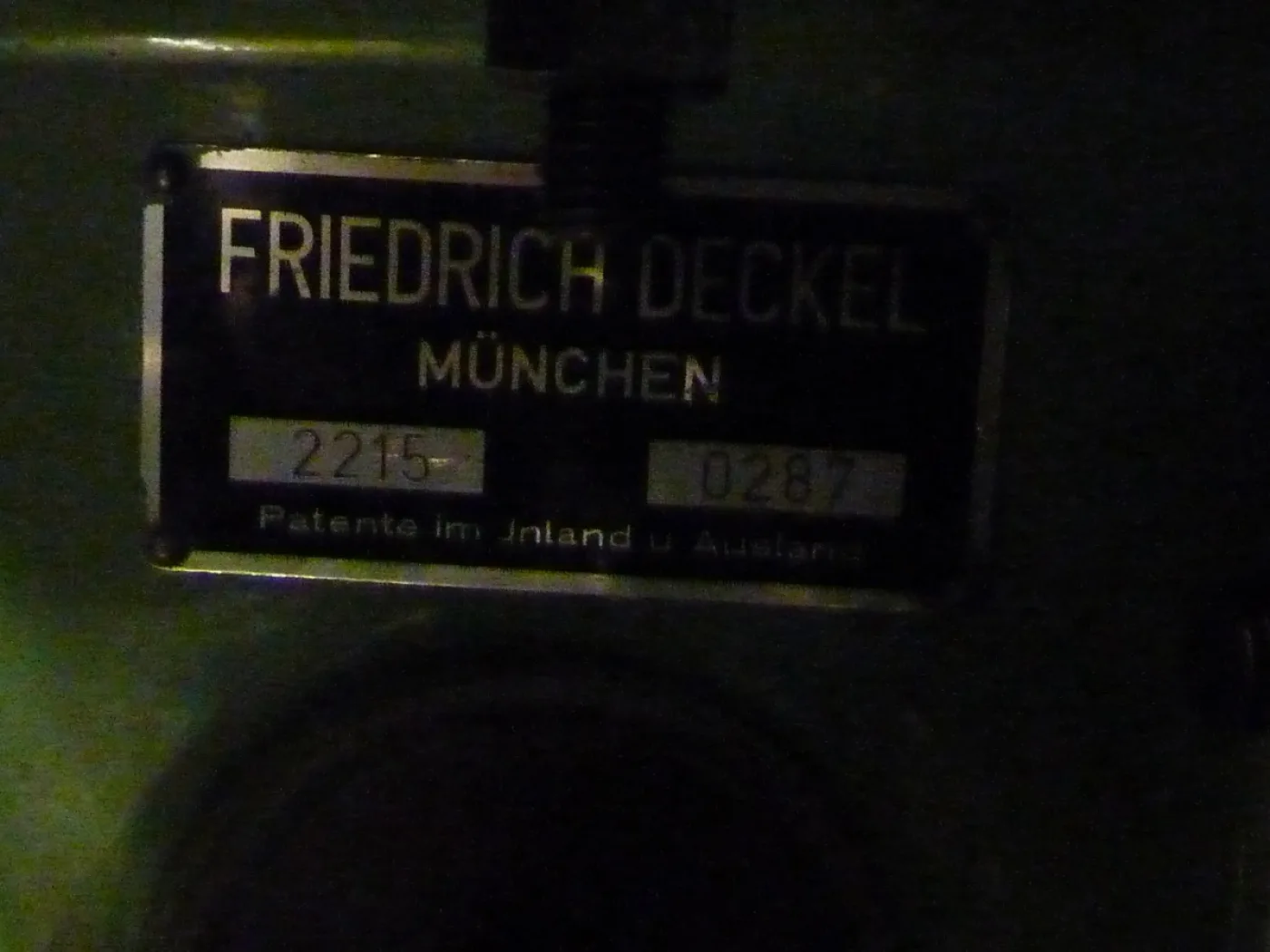 2215 DECKEL - 4