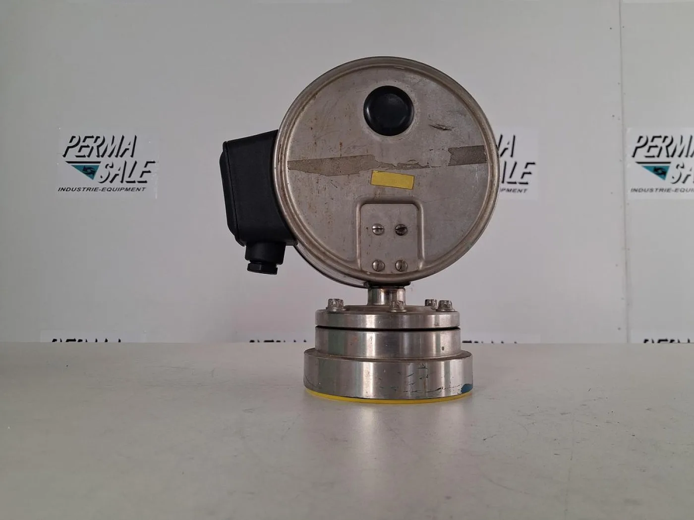 WIKA NG160 Pressure Gauge -1 to 3 bar with Inductive Contact - 6