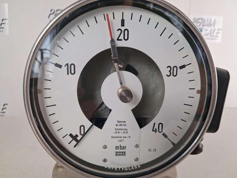 WIKA NG160 Pressure Gauge 0–40 mbar with Alarm Contacts