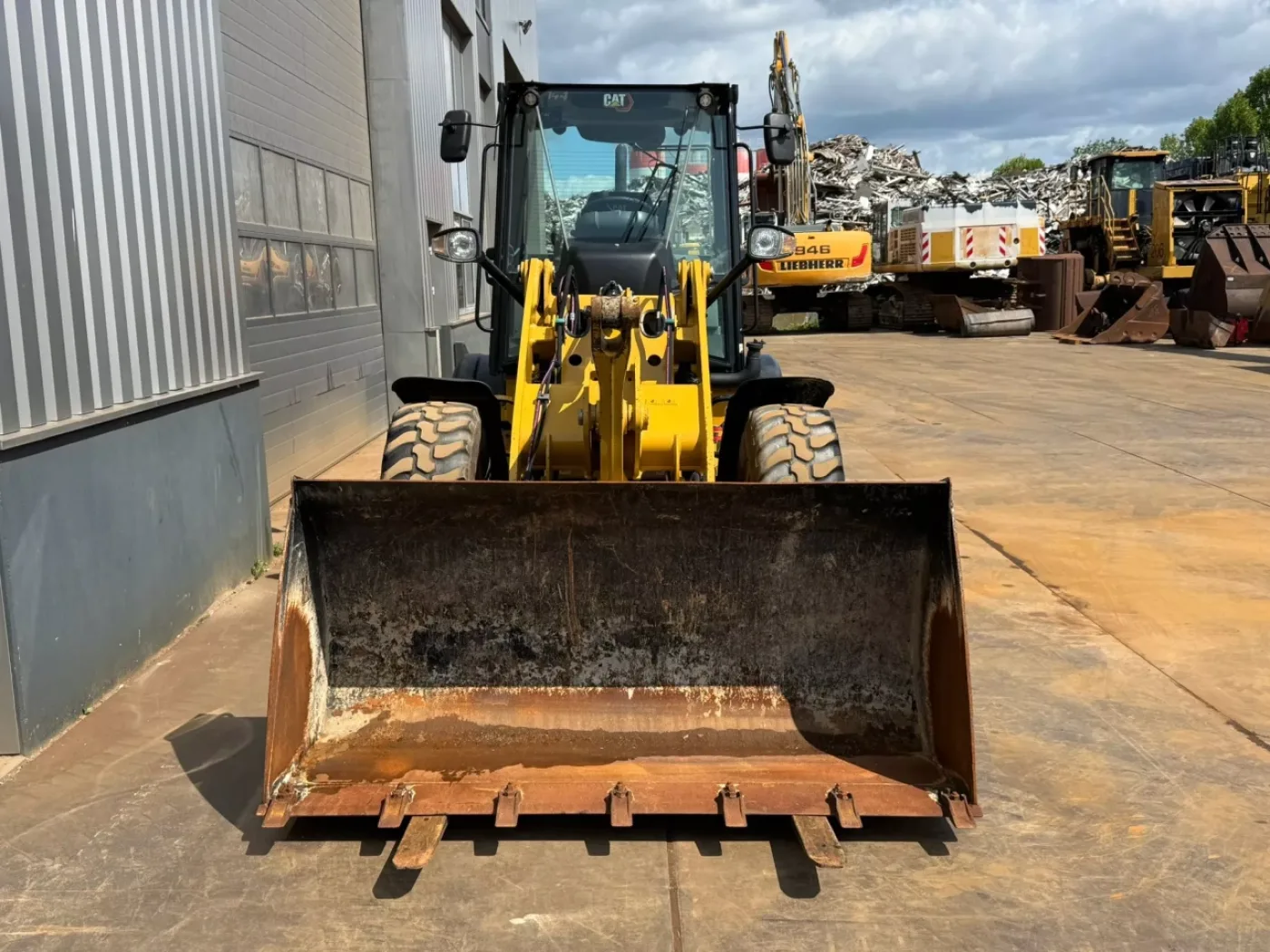 Caterpillar 908M - 7