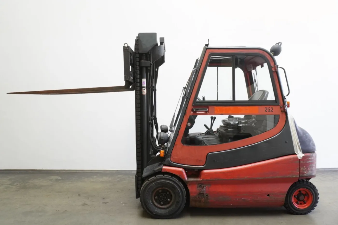Frontstapler Linde E 25 336 (1995) - 2