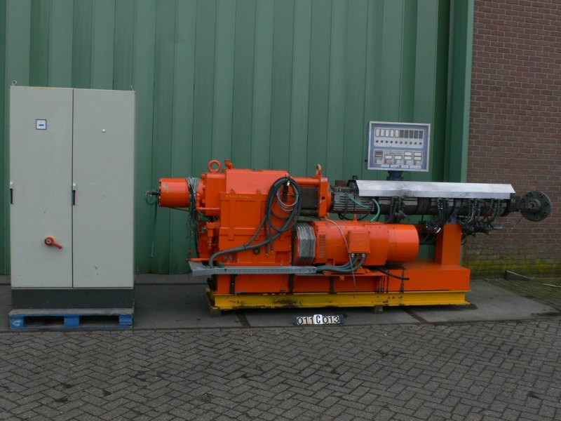 Leistritz ZSE-110 - Double screw extruder