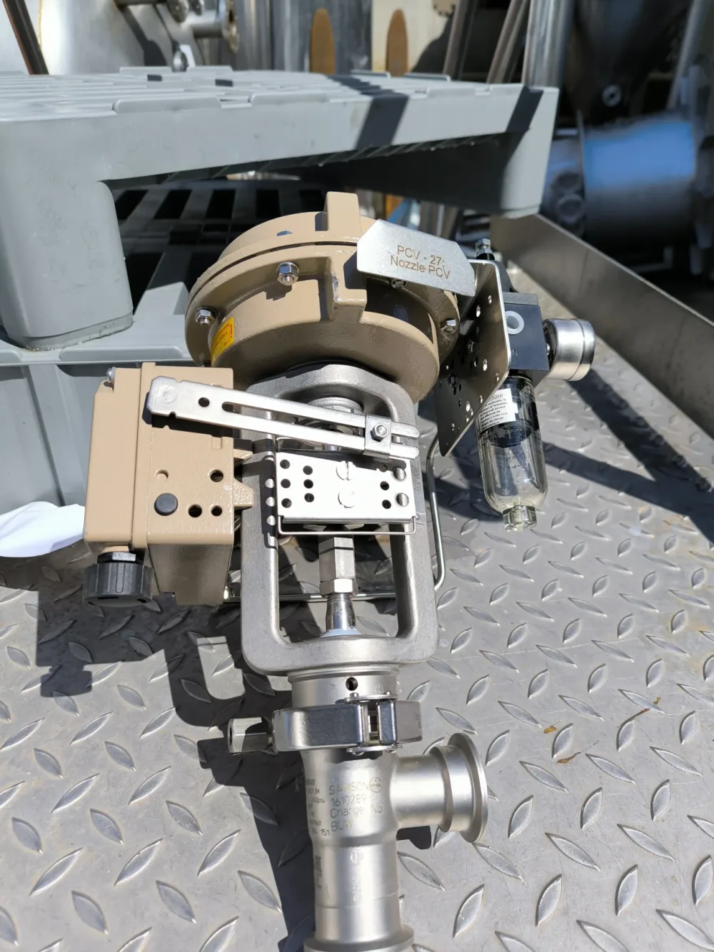 LINEAR VALVE SAMSON 3347 WITH PNEUMATIC ACTUATOR SAMSON 3271