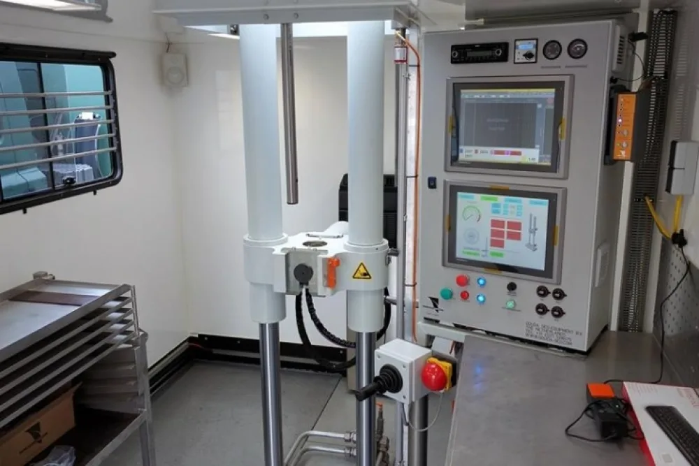 200 kN CPT Penetrometer Pusher