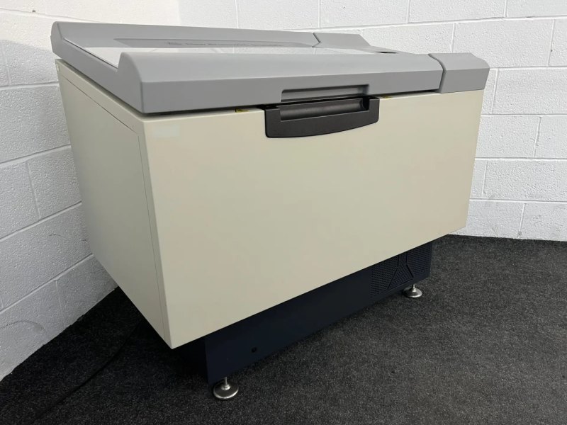 New Brunswick Excella E25 Incubating Shaker