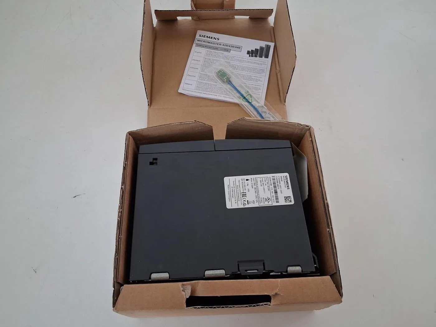 Siemens MICROMASTER MM440 Frequenzumrichter 6SE6440-2UB11-2AA1 - 6