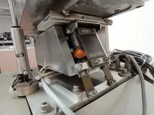 ALIMENTATORE VIBRANTE CON ELEVATORE – MURATA SEIKO – MOD. NCH5F
