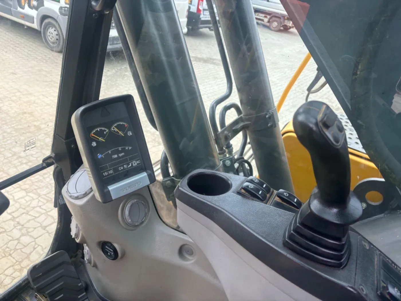 Volvo - EC 220 DN - 4