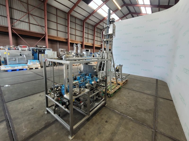 Novasep LC200 x 1000VE70 Preparative High-Performance Liquid Chromatography Column - Extraction