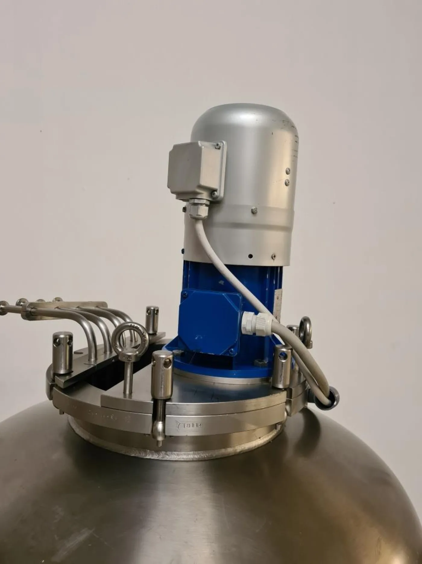 DISSOLUTORE CON AGITATORE CENTRALE – TECNINOX – MOD. 355 LT - 2