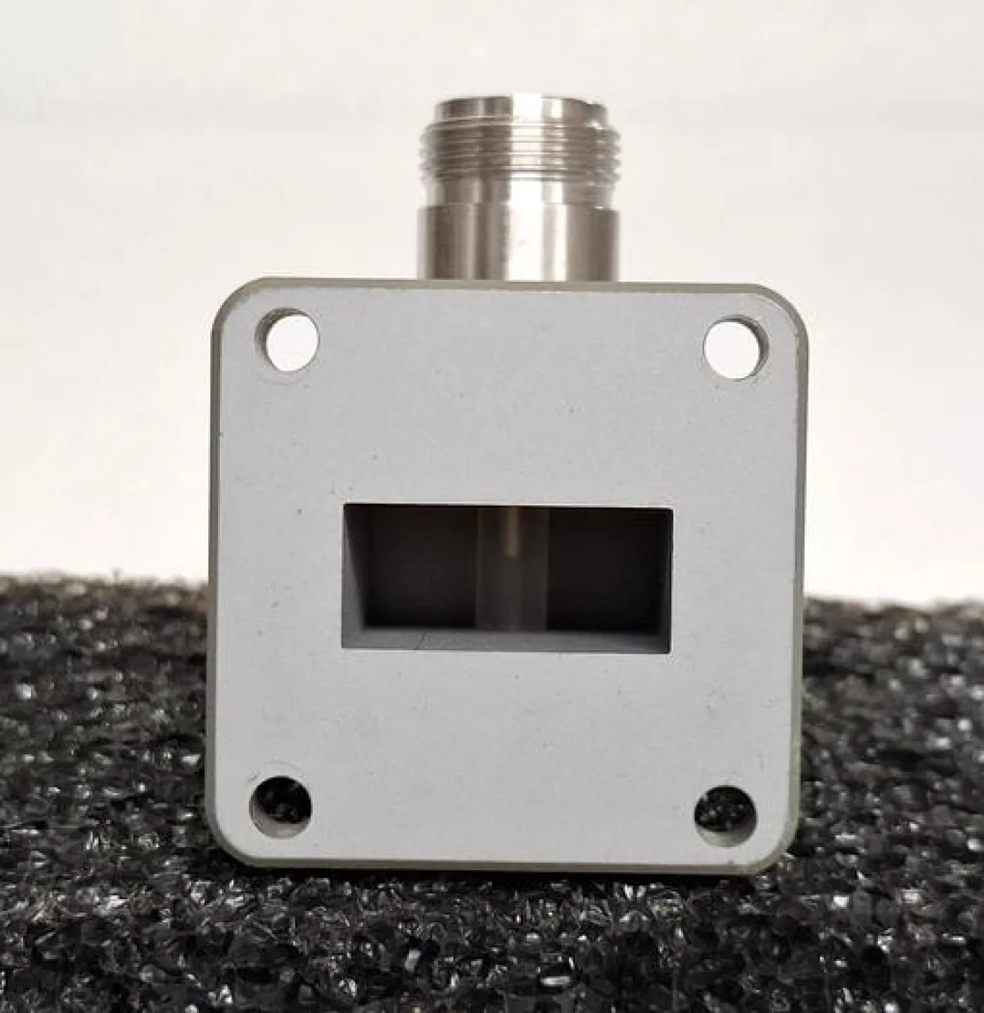Keysight / Agilent X281A Waveguide to Type-N (f) Adapter - 4