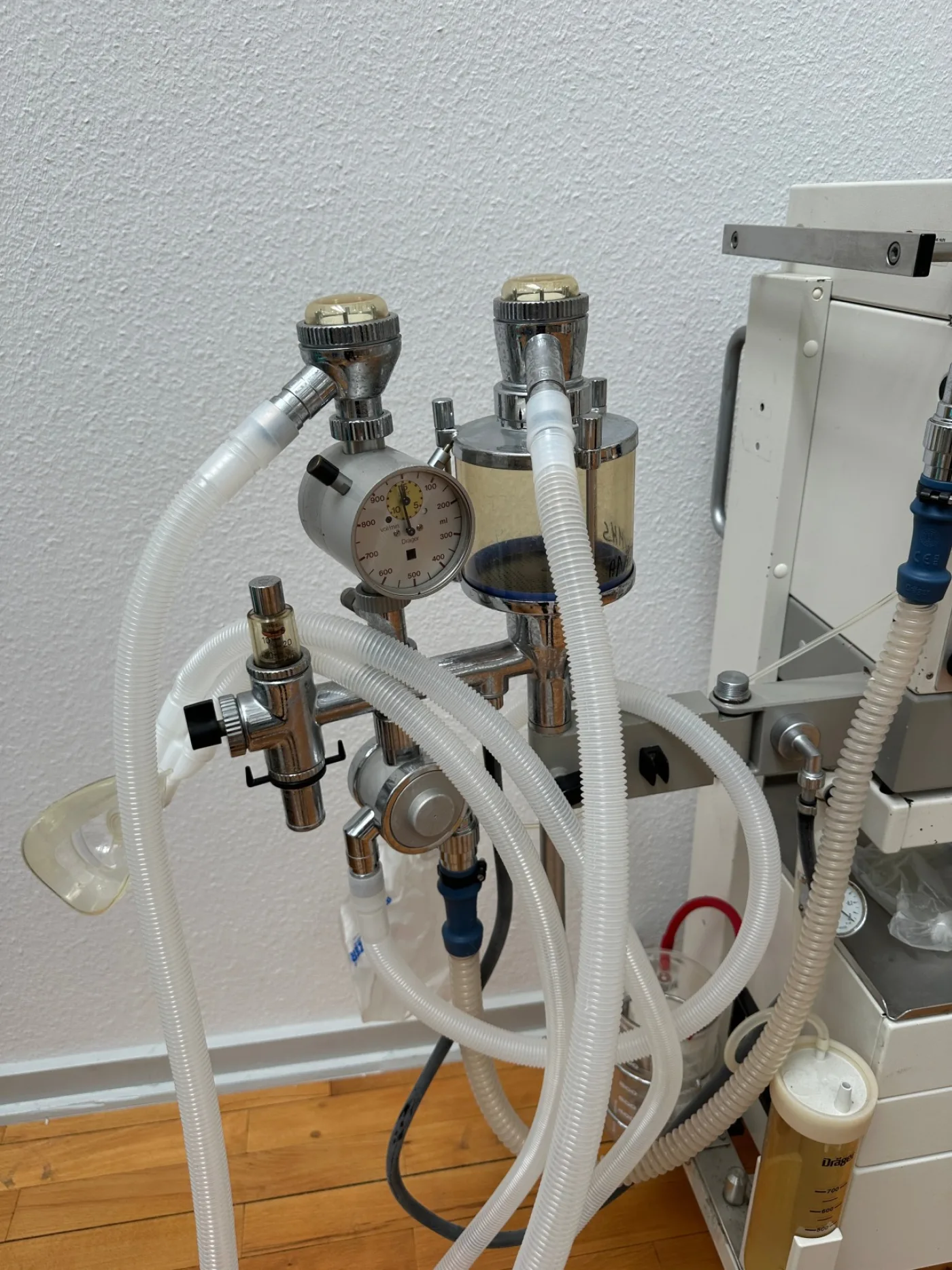 Dräger Sulla 808 V Narkosebeatmungsgerät - 4