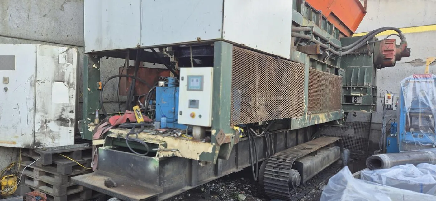 2020 Mobile Tracked Electric Single-shaft Shredder - 7