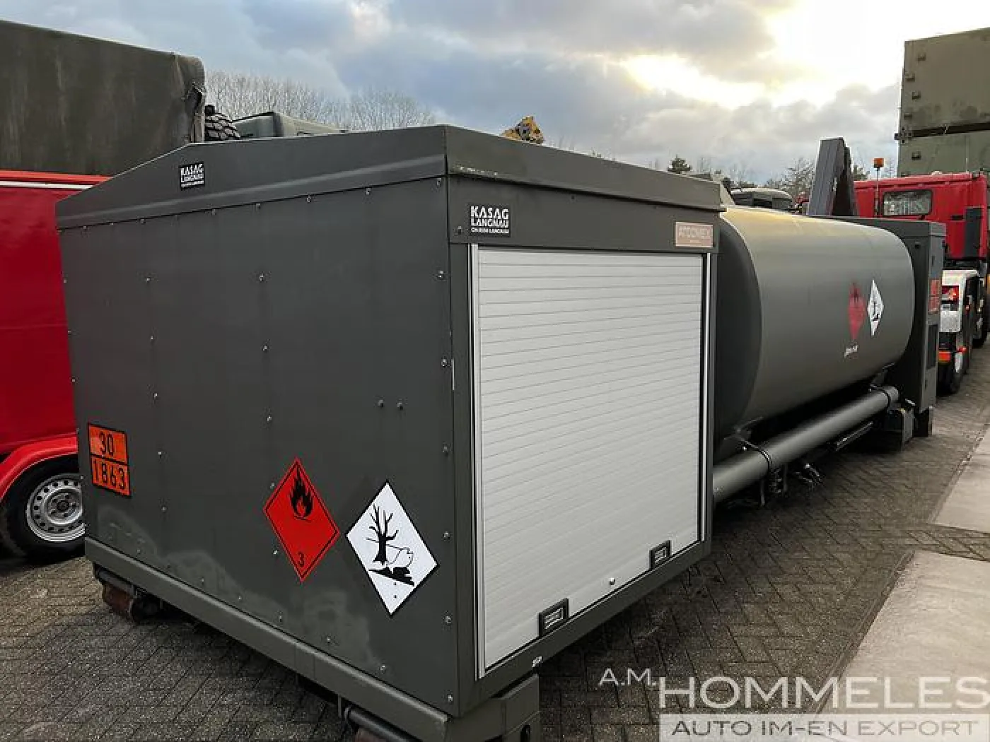KASAG Tankfahrzeuge AG refueler JET A1 - 2